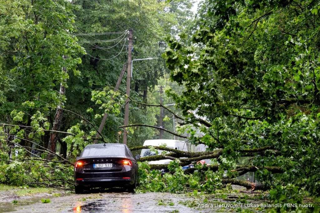 2024-07-29 | Lietuvos hidrometeorologijos tarnybos pranešimas dėl liepos 28-29 dienomis Lietuvoje vyravusios audros